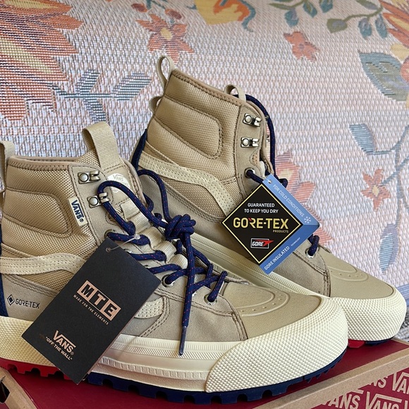 Vans WMNS Sk8-Hi Gore-Tech
Taos Taupe
VN0A5111YUU
Boots - Picture 6 of 16